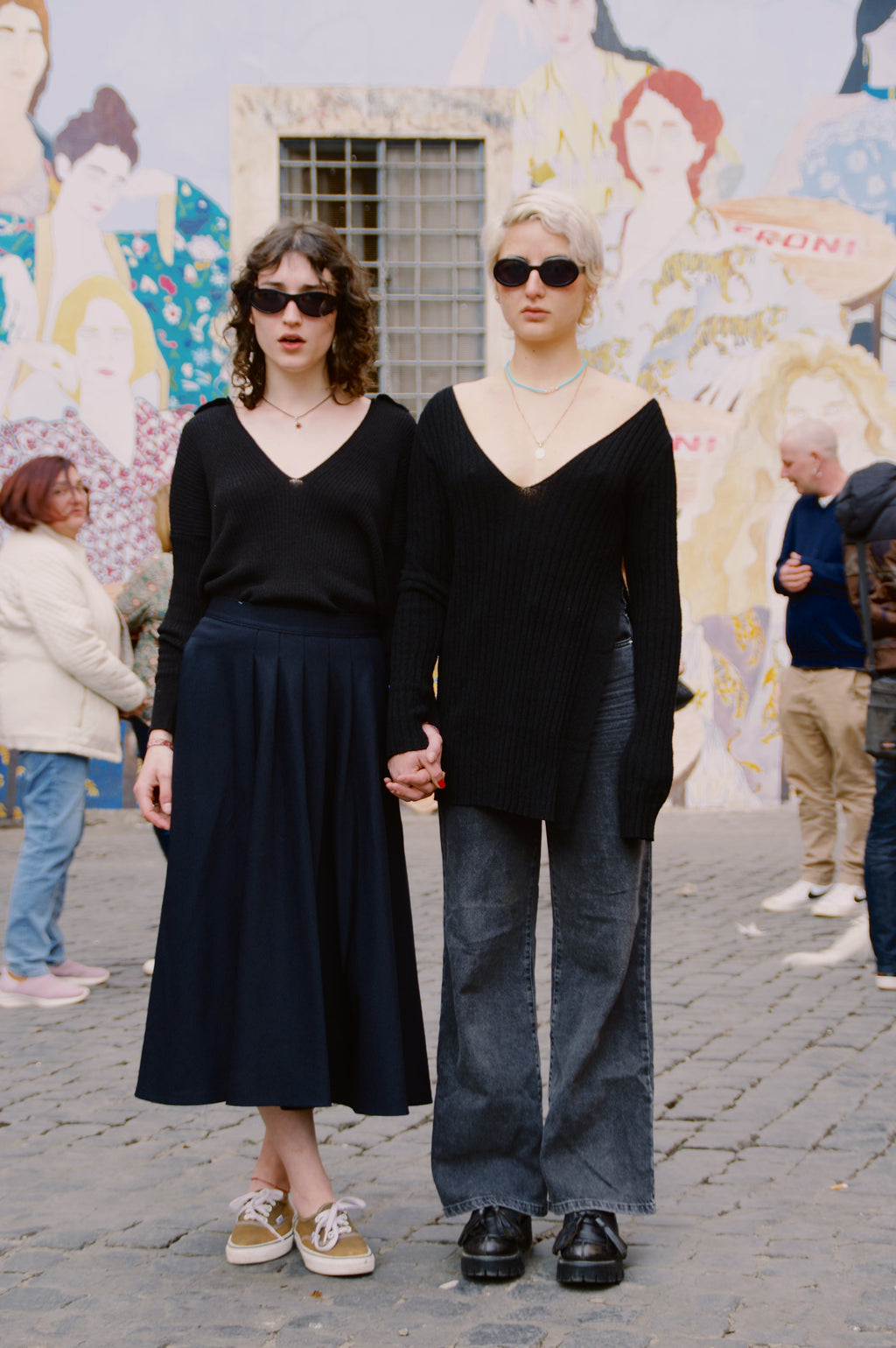 T-shirt con scollo a V e spacco laterale - Saffo